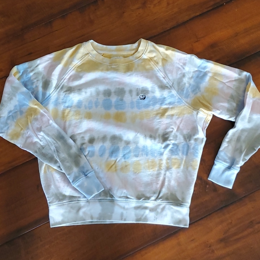 Ivory Ella's sweatshirt